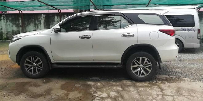 внедорожник Toyota Fortuner для поездки из Паттайи в аэропорт Бангкока